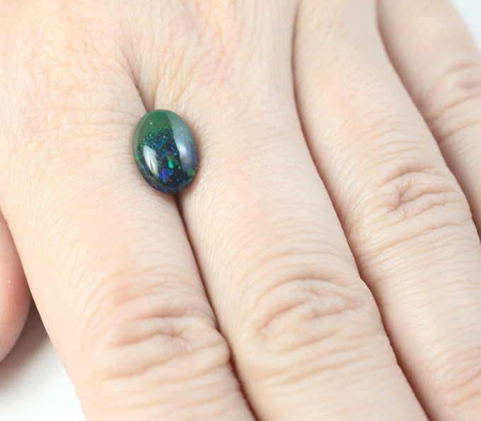 Кристаллический черный опал 1,6 карата