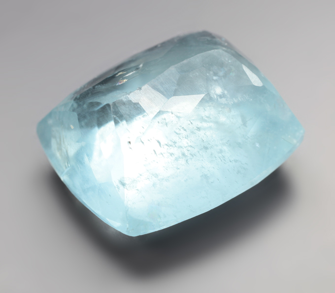 Крупный насыщенный аквамарин 13,34 карата