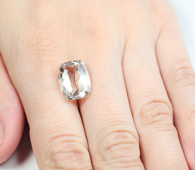 Морганит высокой чистоты 6,41 карата