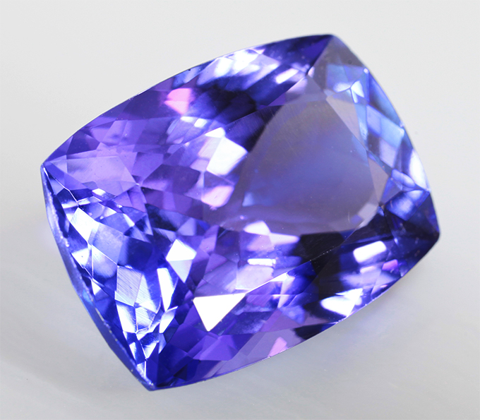 Топовое качество! Чистейший танзанит 6,37 карата 