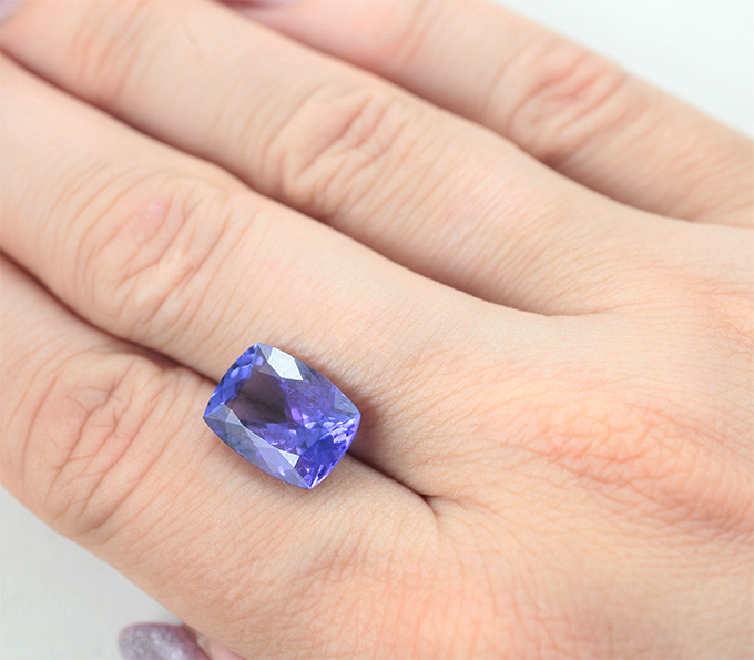 Топовое качество! Чистейший танзанит 6,37 карата 