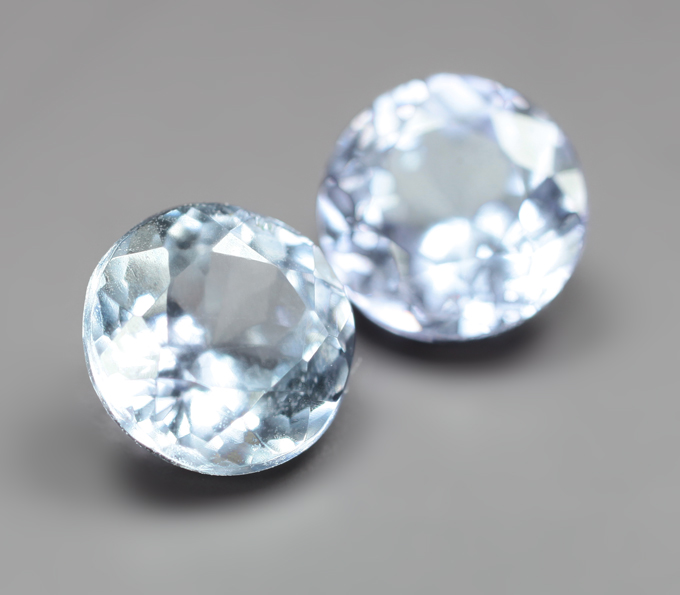 Пара цоизитов 1,87 карата