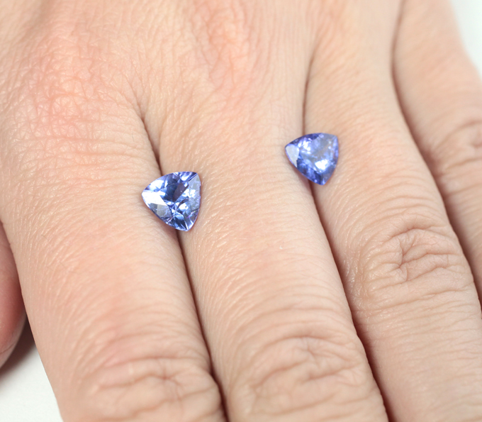 Пара танзанитов 2,54 карата