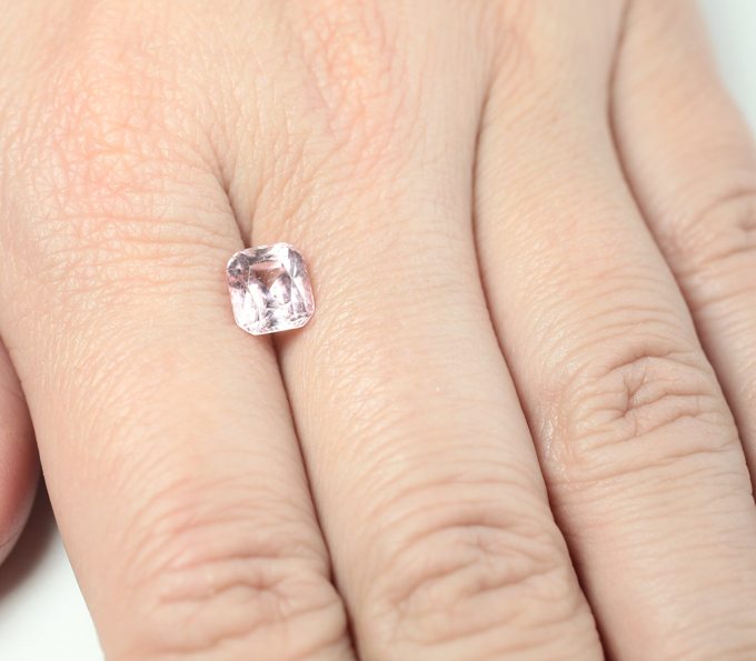 Нежно-розовый турмалин 1,83 карата