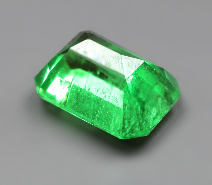 Ярко-неоновый цаворит 1,17 карата