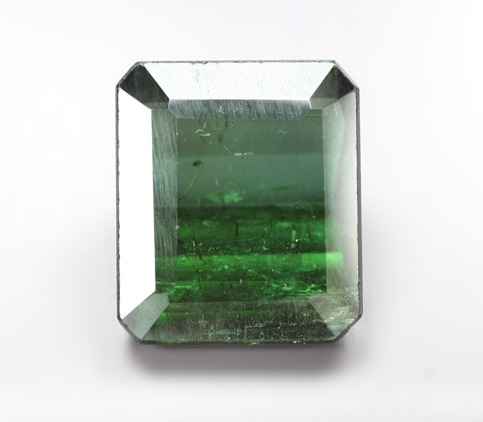 Крупный изумрудно-зеленый турмалин 7,76 карата