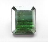 Крупный изумрудно-зеленый турмалин 7,76 карата