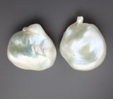 Крупная пара кремово-белых морских жемчужинин 60,76 карата