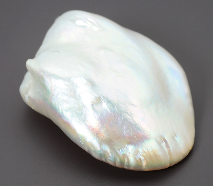 Кремово-белая морская жемчужина барокко 19,15 карата! Исключительный люстр