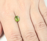 Желтовато-зеленый сфен 1,59 карата