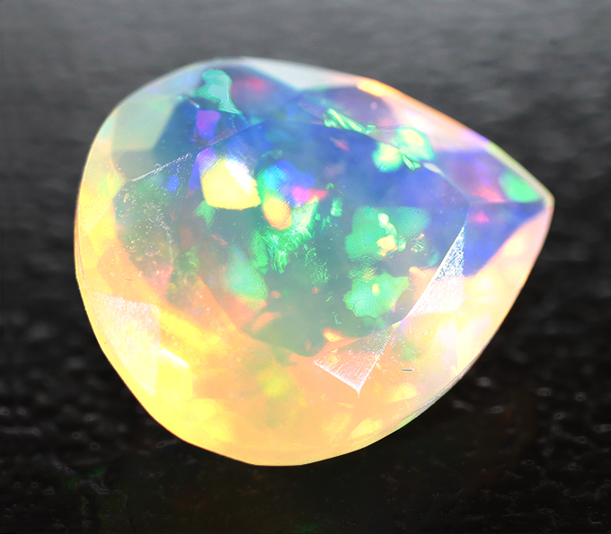 Ограненный эфиопский опал 1,27 карата