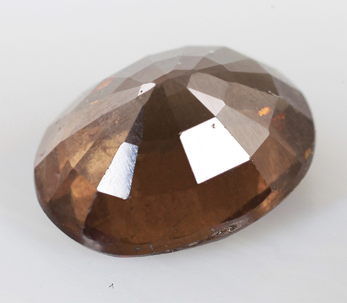 Гранат со сменой цвета 2,51 карата