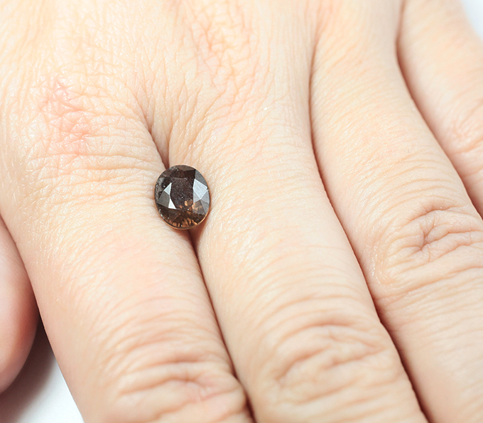 Гранат со сменой цвета 2,51 карата