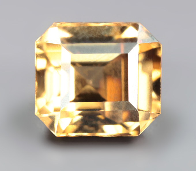 Желтый циркон высокой чистоты 2,33 карата