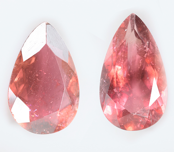 Крупная пара оранжевато-красных турмалинов 6,49 карата