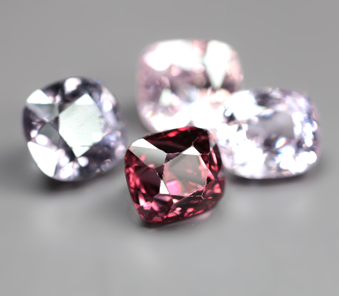 Набор из 4 разноцветных шпинелей 5,04 карата