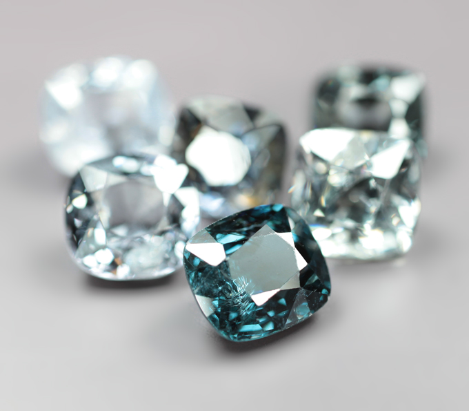 Набор из 6 синих, голубых и зеленых шпинелей 6,92 карата
