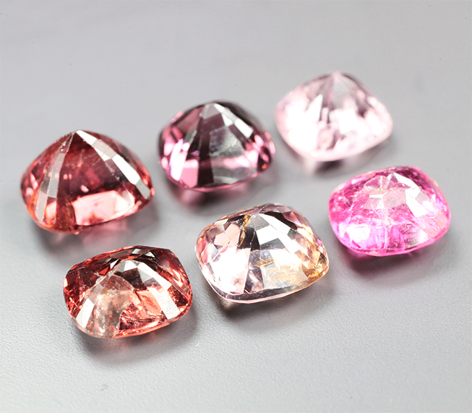 Набор из 6 разноцветных шпинелей 6,97 карата