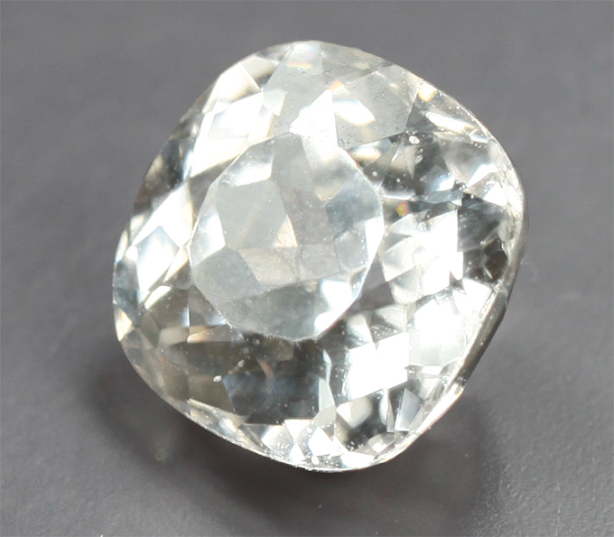 Пастельно-желтый циркон 3,02 карата