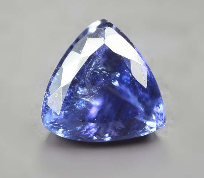 Насыщенный танзанит 4,39 карата