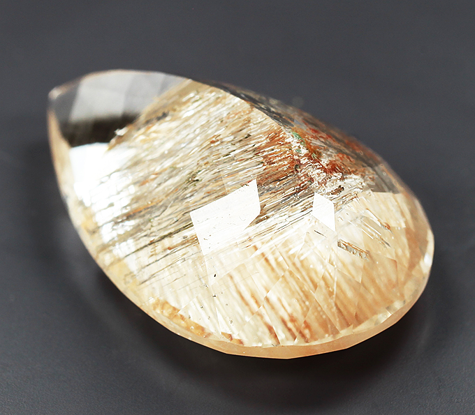 Редкий! Крупный топаз с рутилом 45,73 карата