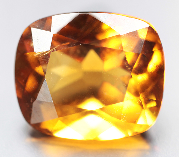 Цитрин мадейра высокой чистоты 1,93 карата