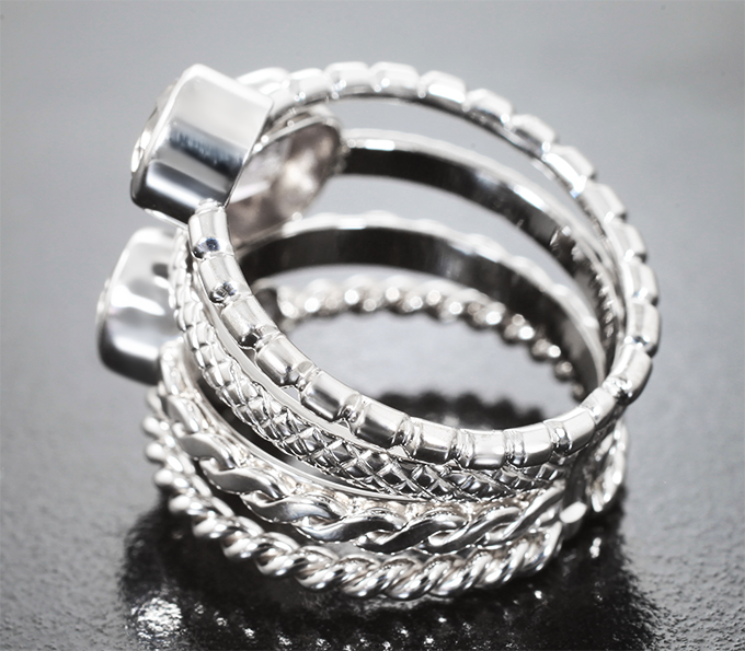 Комплект со шпинелями 3,24 карата и цирконами