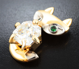 Кулон с бесцветным муассанитом топовой огранки 5,01 карата и цаворитами Золото