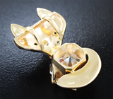 Кулон с бесцветным муассанитом топовой огранки 5,01 карата и цаворитами Золото