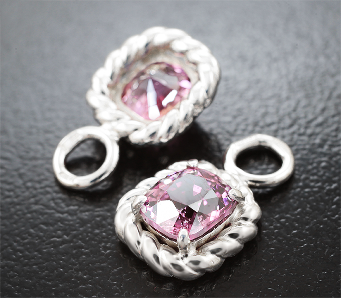 Подвесы для серег с пурпурными шпинелями со сменой цвета 2,67 карата