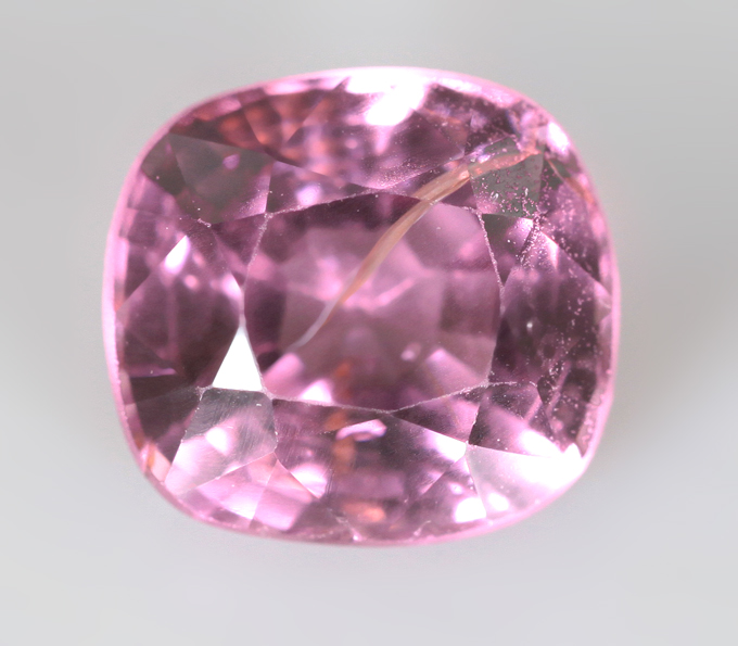 Подвесы для серег с пурпурными шпинелями со сменой цвета 2,67 карата