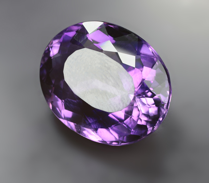 Крупный уругвайский аметист высокой чистоты 35,12 карата
