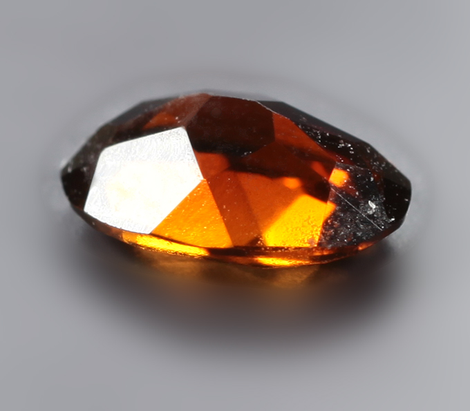 Желтовато-оранжевый турмалин 0,63 карата
