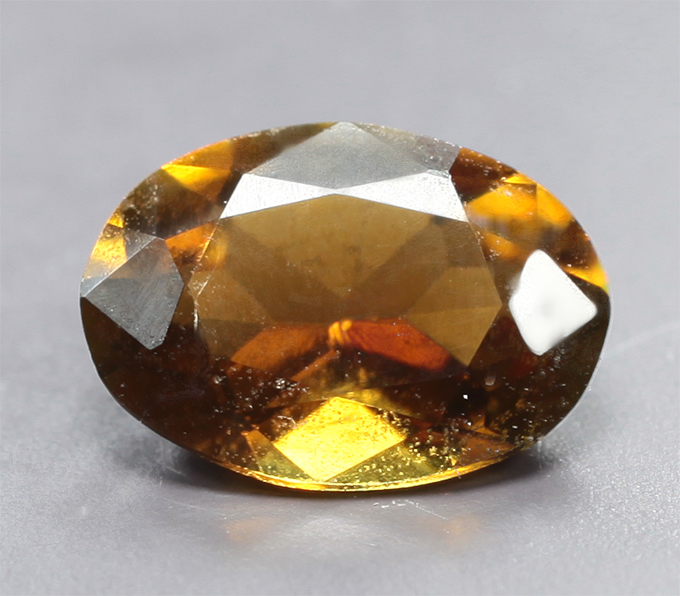 Зеленовато-желтый турмалин 0,67 карата