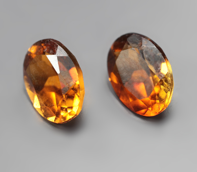 Пара желтовато-оранжевых турмалинов 1,46 карата