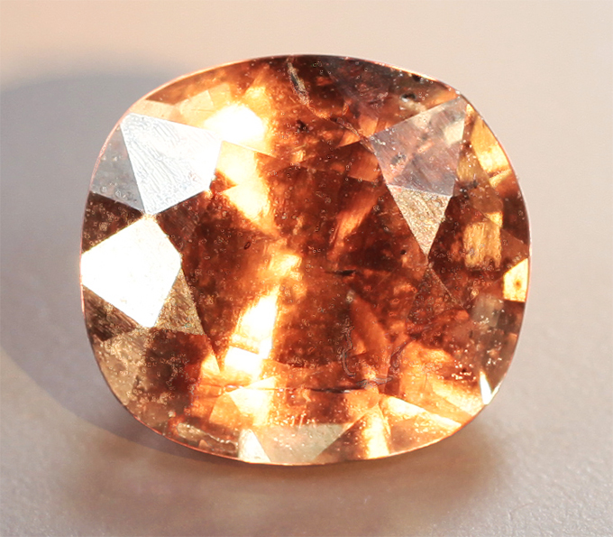 Гранат со сменой цвета 1,34 карата