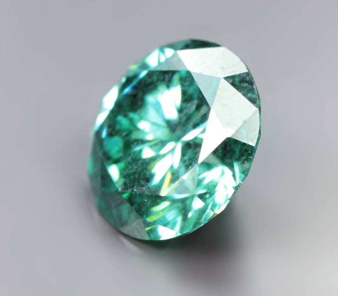 Голубовато-зеленый муассанит 2,97 карата