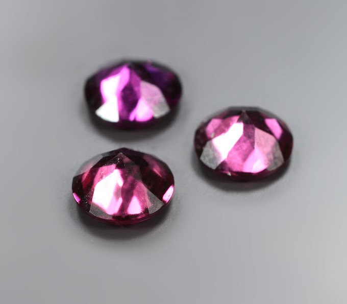 Набор из 3 чистейших родолитов 2,64 карата