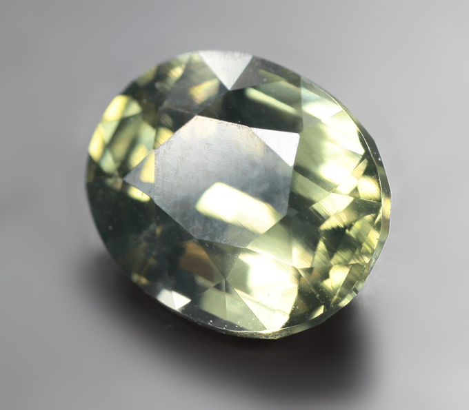 Редкий цвет! Зеленый циркон 3,21 карата