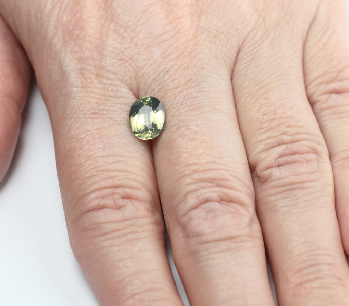 Редкий цвет! Зеленый циркон 3,21 карата