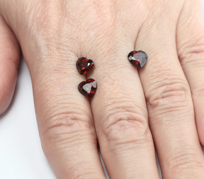 Крупный набор из 3 цирконов редкой огранки 5,28 карата