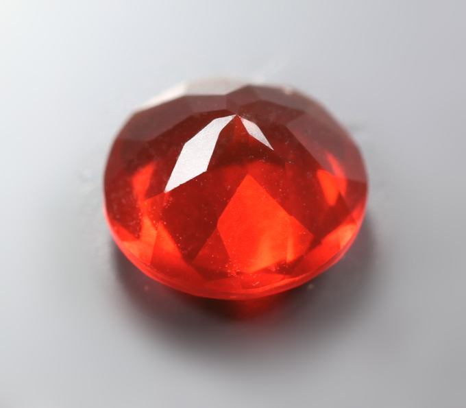 Мексиканский ограненный «огненный» опал 0,74 карата