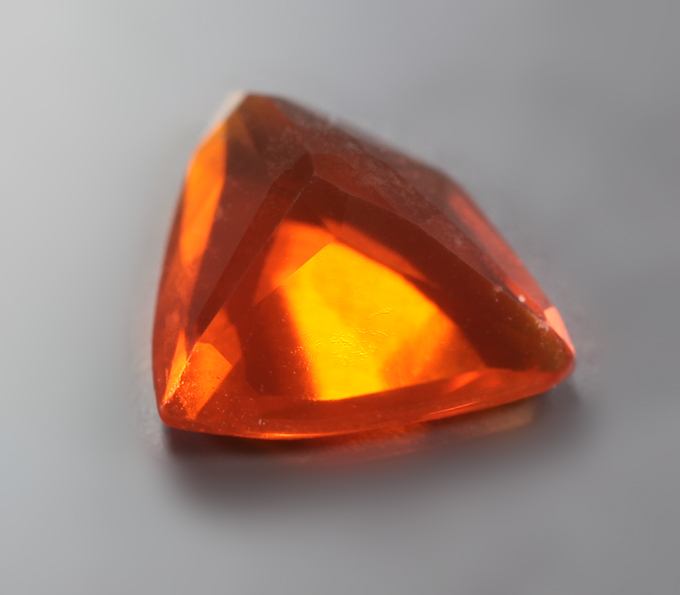 Мексиканский ограненный «огненный» опал 1,45 карата