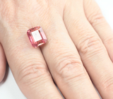 Крупный оранжевато-розовый турмалин 7,62 карата