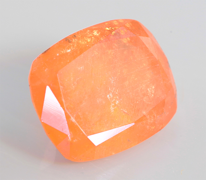 Редкий клиногумит 3,18 карата