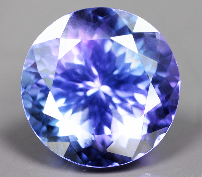Чистейший крупный танзанит 8,63 карата