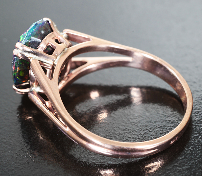 Кольцо с ограненным черным опалом 3,19 карата