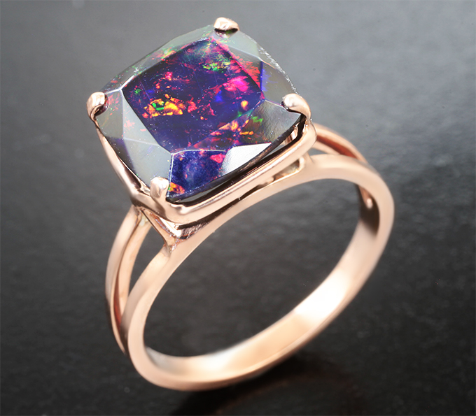 Кольцо с ограненным черным опалом 2,93 карата