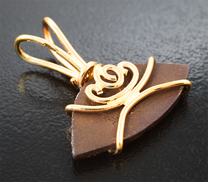 Кулон с аммолитом аммонита 3,52 карата