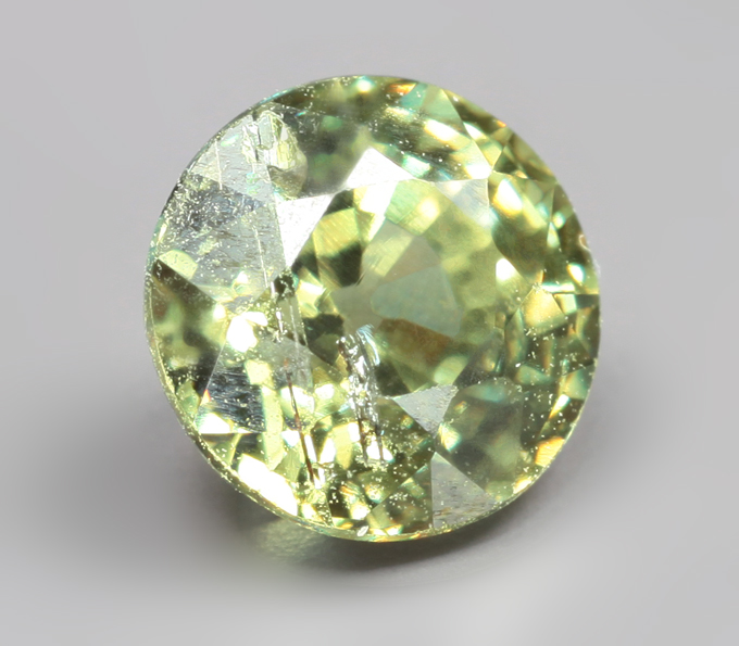 Высокая дисперсия! Демантоид 0,85 карата